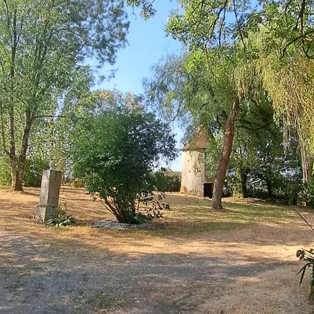 La Maison Des Essarts Cours (Deux-Sevres)